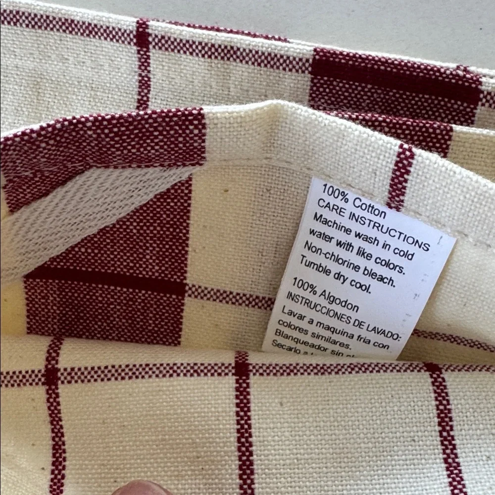 Elegant Red and White Kitchen Towel Set NWOT ✨